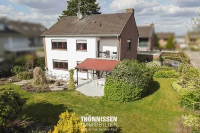 Attraktives 1 – 2 Familienhaus in begehrter Lage von Mönchengladbach-Wickrath, 41189 Mönchengladbach-Wickrath, Zweifamilienhaus
