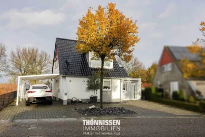 Wasser-Ruhe-Weite – exklusives Ferienhaus in Wasserlage und mit eigenem Outdoor-Pool, NL-6051 NL-Stevensweert (Niederlande), Einfamilienhaus