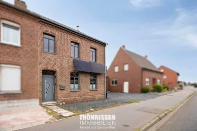 Viel Platz, viel Potenzial, viel Garten – modernisiertes Reihenendhaus mit Ausbaureserve in Heinsberg-Unterbruch, 52525 Heinsberg-Unterbruch, Reihenendhaus