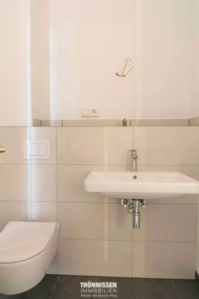 Erstbezug mit Wohlfühlfaktor: Modernes, energieeffizientes Reihenmittelhaus mit Fernblick - Gäste-WC (5752)