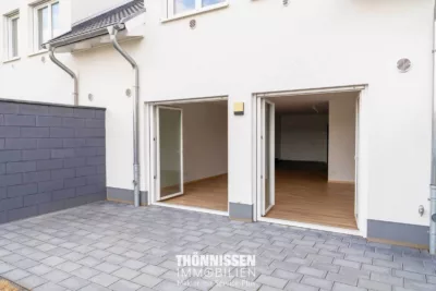 Erstbezug mit Wohlfühlfaktor: Modernes, energieeffizientes Reihenmittelhaus mit Fernblick - Terrasse (5764)