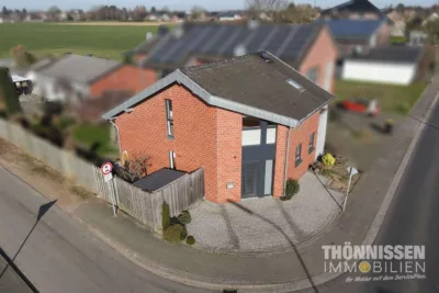 Modernes Wohnen mit Wohlfühlcharakter, 52525 Heinsberg-Unterbruch, Einfamilienhaus