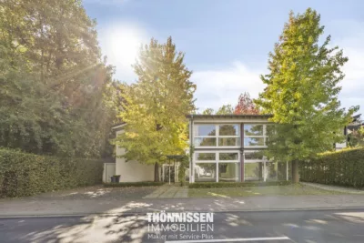 Exklusives Wohnen und repräsentatives Arbeiten – Architektenhaus mit Bürotrakt in Heinsberg - Ansicht (8193)