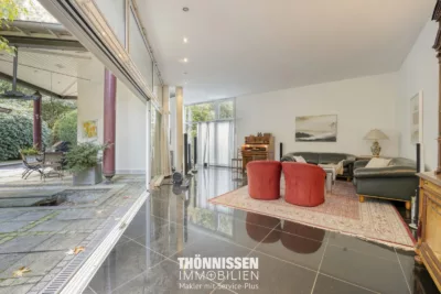 Exklusives Wohnen und repräsentatives Arbeiten – Architektenhaus mit Bürotrakt in Heinsberg - Wohnbereich (8217)