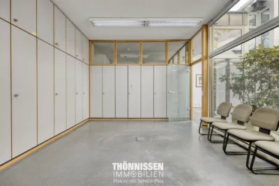 Exklusives Wohnen und repräsentatives Arbeiten – Architektenhaus mit Bürotrakt in Heinsberg - Bürobereich EG (8200)