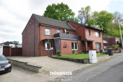 Geräumiges, renovierungsbedürftiges Einfamilienhaus mit viel Potenzial, 52525 Heinsberg-Dremmen, Haus