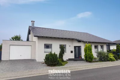 Eine besondere Immobilie – moderner Bungalow mit separater Einliegerwohnung in Erkelenz, 41812 Erkelenz-Borschemich, Bungalow