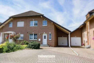 Stilvolles Wohnen vereint mit einer idyllischen Gartenlandschaft – ein perfektes Zuhause in Erkelenz-Gerderath, 41812 Erkelenz-Gerderath, Haus