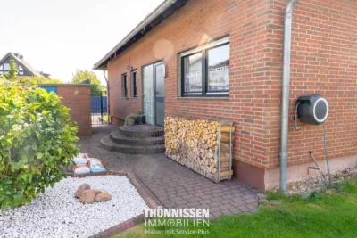 Gepflegter Bungalow mit ausgebautem Dachgeschoss und schönem Garten in Erkelenz-Gerderhahn - Eingang (7866)