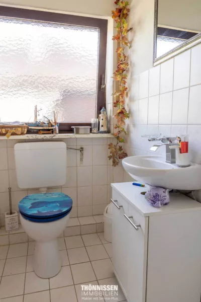Gepflegter Bungalow mit ausgebautem Dachgeschoss und schönem Garten in Erkelenz-Gerderhahn - Gäste-WC (7875)