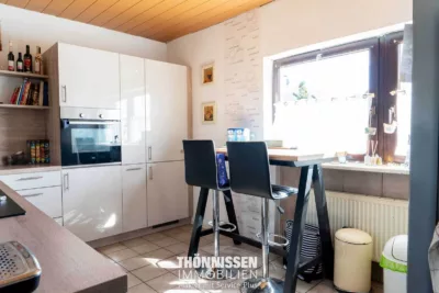 Gepflegter Bungalow mit ausgebautem Dachgeschoss und schönem Garten in Erkelenz-Gerderhahn - Küche (7869)