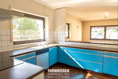 Barrierearmer Bungalow mit viel Wohnkomfort und schönem Gartenblick in Heinsberg-Karken - Küche (6714)