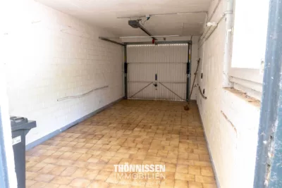 Barrierearmer Bungalow mit viel Wohnkomfort und schönem Gartenblick in Heinsberg-Karken - Garage (6724)