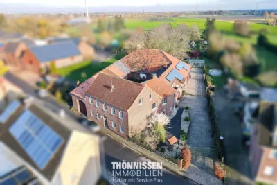Vierkanthofanlage in ruhiger und gesuchter Lage!, 52525 Heinsberg-Erpen, Haus