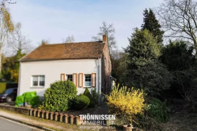 Sanierungsbedürftige Doppelhaushälfte in begehrter Lage von Wassenberg-Birgelen, 41849 Wassenberg-Birgelen, Einfamilienhaus