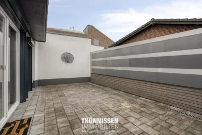 Einziehen und wohlfühlen – modernes Einfamilienhaus in Heinsberg-Unterbruch - Terrasse (6398)