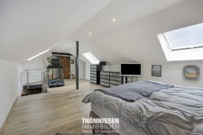 Einziehen und wohlfühlen – modernes Einfamilienhaus in Heinsberg-Unterbruch - Schlafzimmer (6395)
