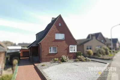 Freistehendes Einfamilienhaus mit zeitloser Raumaufteilung und idyllischem Garten, 52525 Heinsberg-Kirchhoven, Einfamilienhaus
