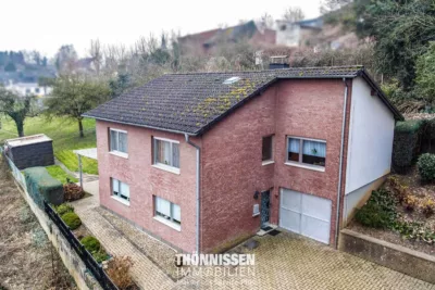 Wohnhaus mit großem Garten und viel Potenzial in Jülich-Kirchberg, 52428 Jülich-Kirchberg, Einfamilienhaus