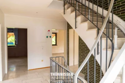 Viel Platz für Ihre Wohnideen – Einfamilienhaus mit Pool, Gartenhaus und großem Grundstück in Titz - Diele (2955)
