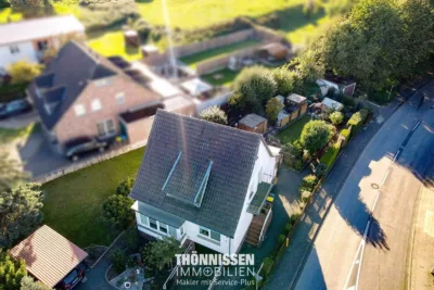 Solides Zweifamilienhaus mit großem Grundstück und flexiblem Nutzungskonzept in Heinsberg-Grebben - Ansicht (7578)