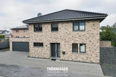 Moderne und energieeffiziente Stadtvilla im Herzen von Gangelt, 52538 Gangelt, Haus